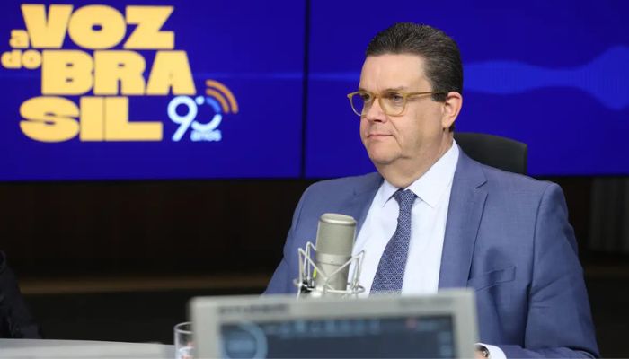  Governo quer reduzir fila do INSS para até 45 dias 